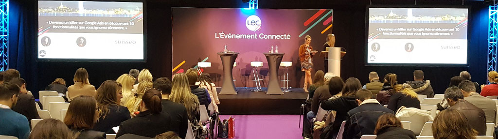 Laure Salber et Emilie Staehli de l’équipe Suisseo sur scène pendant la conférence du LEC.